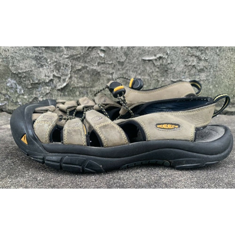KEEN Newport H2 Closed Toe Mens Waterproof Sandals
